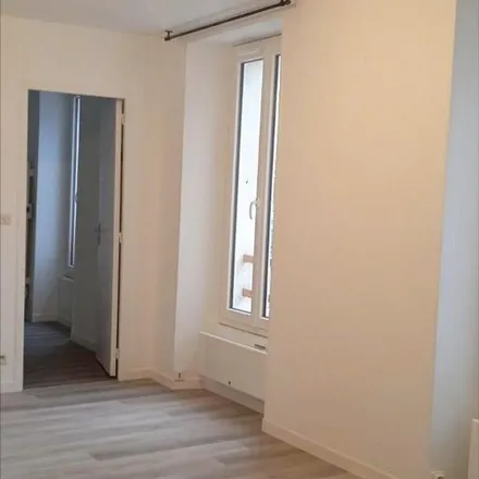 Rent this 2 bed apartment on 44 bis Rue Dorée in 45200 Montargis, France