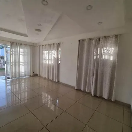 Image 6 - 701 Road, Montford, Chatsworth, 4030, South Africa - Apartment for rent