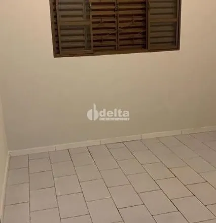 Buy this 3 bed house on Rua Oscar Gomes Moreira Junior in Tubalina, Uberlândia - MG
