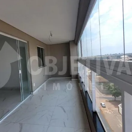 Buy this 3 bed apartment on Avenida Segismundo Pereira 1115 in Segismundo Pereira, Uberlândia - MG