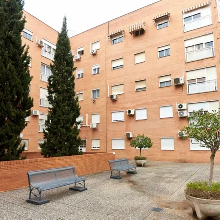Image 7 - Edificio Central, Calle Párroco Antonio González Abato, 2-8, 41013 Seville, Spain - Apartment for rent