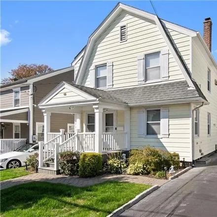 Buy this 3 bed house on 9 Mount Tom Road in Rosedale, City of New Rochelle