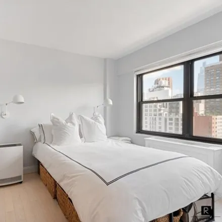 Image 5 - Victoria House, 200 East 27th Street, New York, NY 10016, USA - Apartment for sale