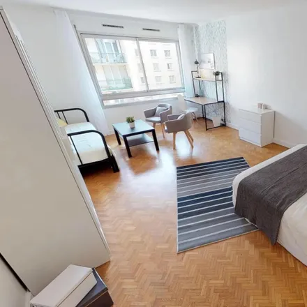 Rent this 3 bed room on 8 Rue Olier in 75015 Paris, France