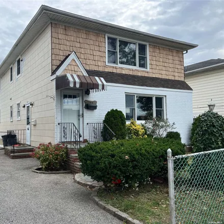 Rent this 3 bed house on 184 Nassau Boulevard in Village of Garden City, NY 11530
