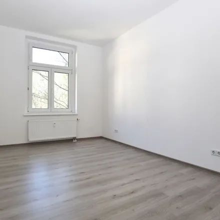 Rent this 3 bed apartment on Walter-Oertel-Straße 52 in 09112 Chemnitz, Germany