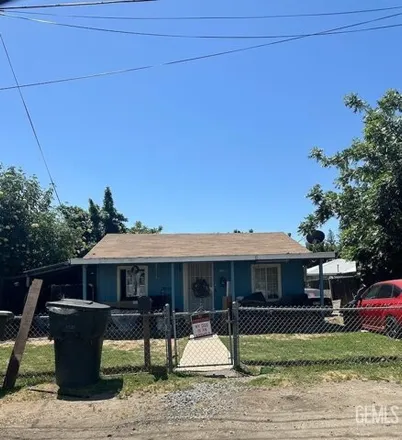 Buy this 5 bed house on 1089 West Belleview Avenue in Porterville, CA 93257
