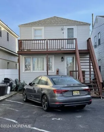 Buy this 1 bed condo on ARMY-NAVY SURPLUS in Hamilton Avenue, Seaside Heights