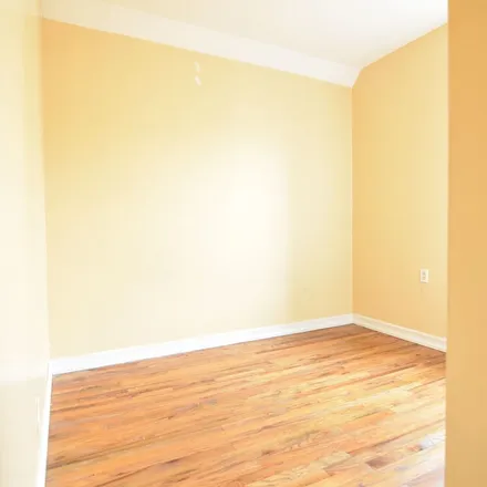 Rent this 3 bed apartment on 514 West 135th Street in New York, NY 10031