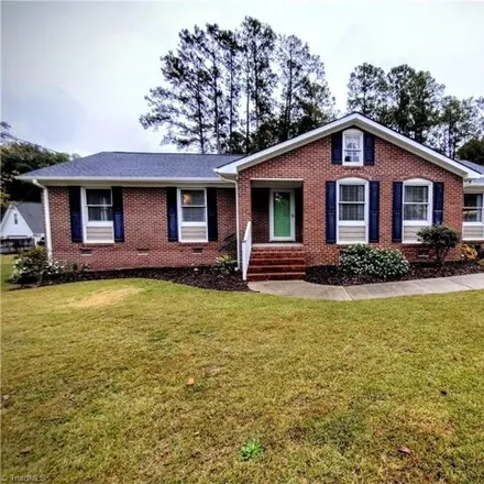 Buy this 4 bed house on 864 Hillcrest Drive in Knob Hill, Rockingham