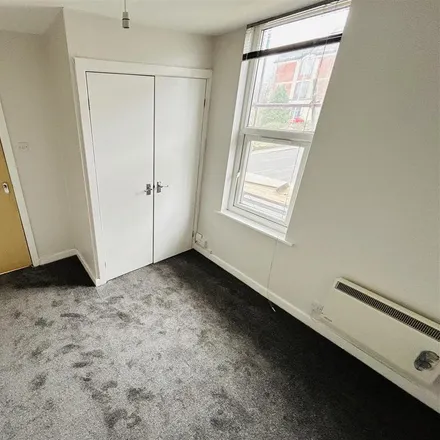 Image 6 - Aberdeen Drive, Leeds, LS12 3RF, United Kingdom - Apartment for rent