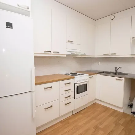 Rent this 3 bed apartment on Sauvakatu 1 in 04410 Järvenpää, Finland