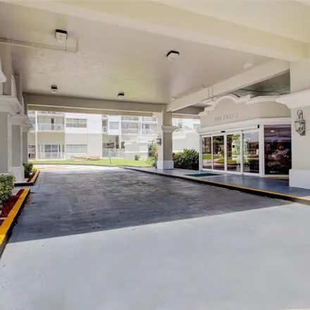 Image 9 - Plaza Del Prado Condominium Association Inc, 18071 Biscayne Boulevard, Aventura, FL 33160, USA - Condo for rent