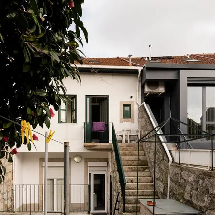 Rent this 8 bed apartment on Rua da Aliança in 4250-162 Porto, Portugal