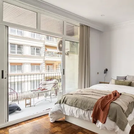Rent this 7 bed room on Carrer de Balmes in 323, 08006 Barcelona