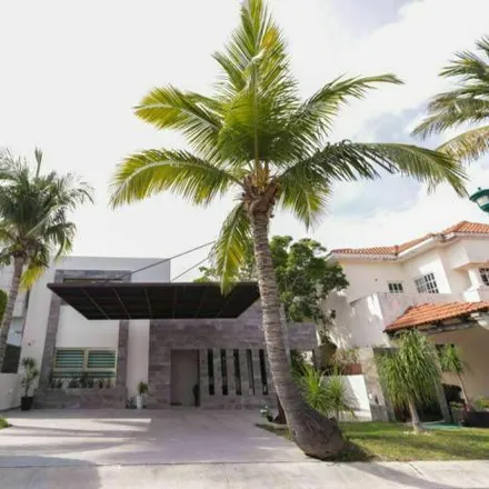 Rent this 5 bed house on unnamed road in Isla Dorada, 75500 Cancún