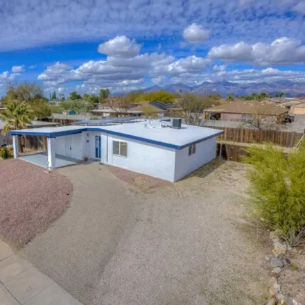 Buy this 3 bed house on 9789 East 33rd Street in Tucson, AZ 85748