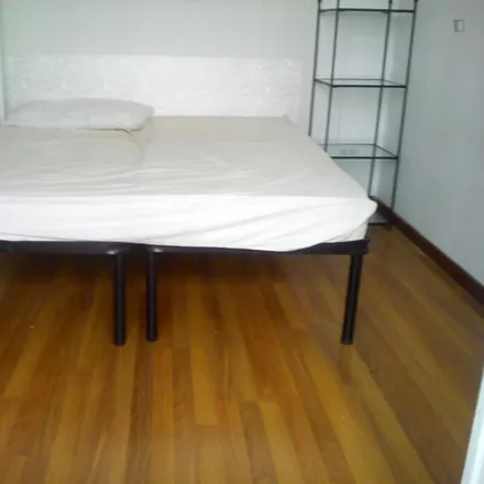 Rent this 6 bed room on Porta Portese in Largo Francesco Anzani, 00153 Rome RM