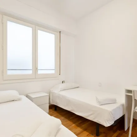 Image 5 - Carrer de Lepant, 321, 08013 Barcelona, Spain - Apartment for rent