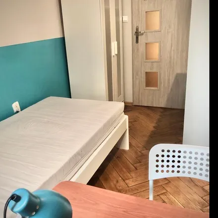 Rent this 4 bed room on Lwowska 11 in 00-660 Warsaw, Poland