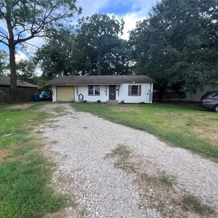 Buy this 2 bed house on 282 Gulf Drive in West Columbia, TX 77486