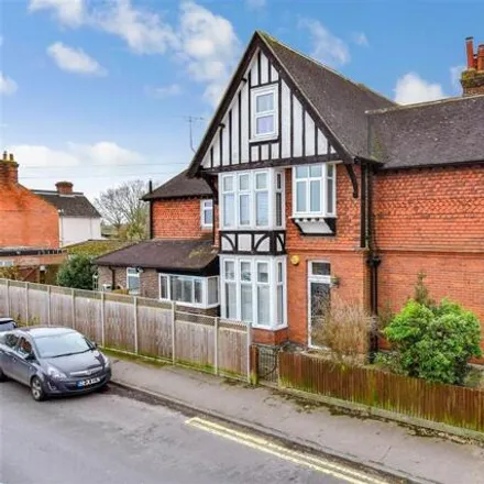Buy this 5 bed duplex on Christchurch Road in South Willesborough, TN23 7ST