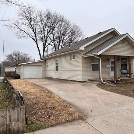 Buy this 2 bed house on 443 North C Street in Wellington, KS 67152