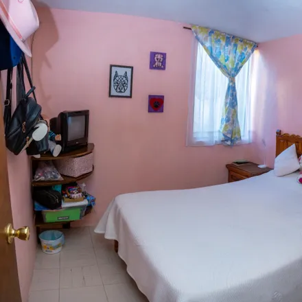 Buy this 2 bed house on Escuela Primaria Juana de Asbaje in Calle Flamingos, 50900 Almoloya de Juárez