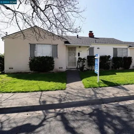 Buy this 3 bed house on 15803 Via Nueva in San Lorenzo, Alameda County