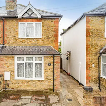 Buy this 3 bed duplex on Mayo Road in Walton-on-Thames, KT12 2QD
