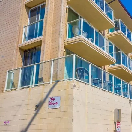 Buy this 1 bed condo on 725 Redondo Court in San Diego, CA 92109