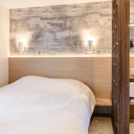 Rent this 3 bed apartment on Kraanlannen in Kraenlânswei, 9215 VN De Veenhoop