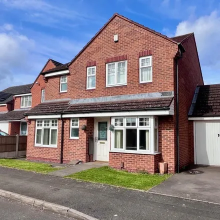 Rent this 4 bed house on unnamed road in Tividale, DY4 7SQ