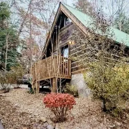 Buy this 1 bed house on 521 Hoot Owl Way in Gatlinburg, TN 37738