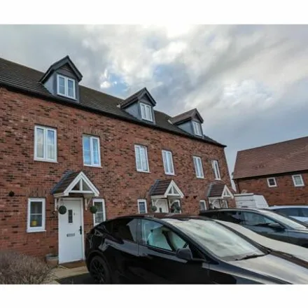 Buy this 3 bed house on unnamed road in Stratford-upon-Avon, CV37 0US