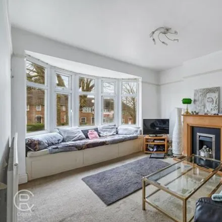 Image 2 - Greenford Avenue, London, London, W7 - Apartment for sale