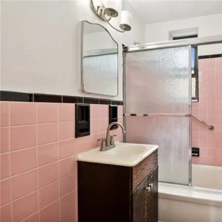 Image 8 - 33-06 92 St Unit 2m, Jackson Heights, New York, 11372 - Apartment for sale