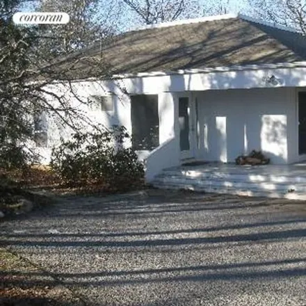 Rent this 3 bed house on 32 Jonathan Drive in Northwest Harbor, East Hampton