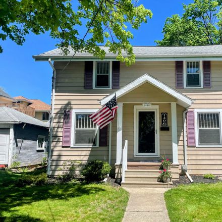 Rent this 3 bed house on 1406 Burr Street in Jackson, MI 49202