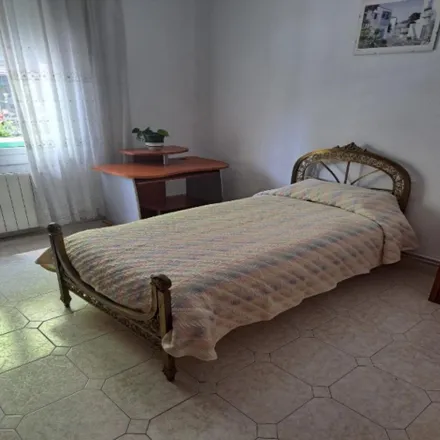Rent this 4 bed room on Avinguda de Gaudí in 51-53, 08025 Barcelona