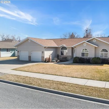 Buy this 3 bed house on 963 Lund Lane in Baker City, OR 97814