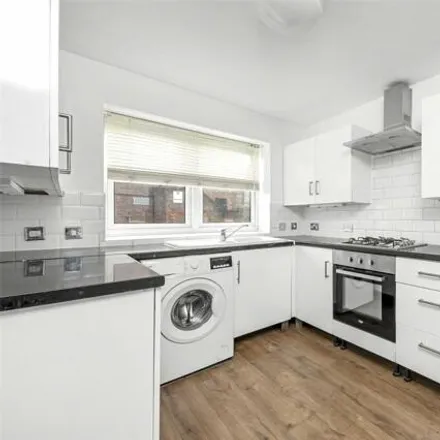 Image 2 - Erwood Road, London, SE7 8HA, United Kingdom - Townhouse for sale