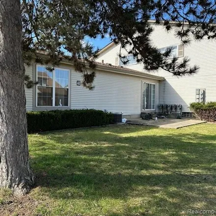 Image 4 - 35276 Terrybrook Drive, Sterling Heights, MI 48312, USA - Condo for sale