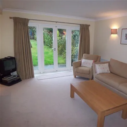 Rent this 4 bed house on Monkham's Avenue in London, IG8 0HF