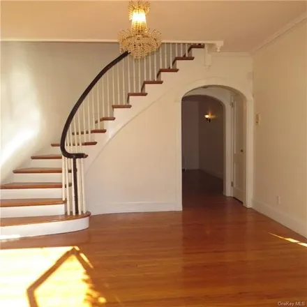 Image 3 - 351 West 245th Street, New York, NY 10471, USA - House for rent