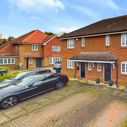 Buy this 3 bed duplex on Willow Close in Runnymede, KT16 9QQ