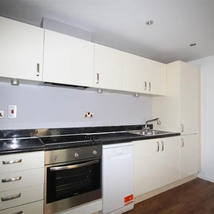 Image 9 - Petrel Close, Bradford, BD6 3YB, United Kingdom - Apartment for rent