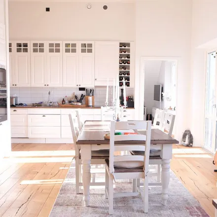 Rent this 5 bed apartment on Virginsgatan in 416 53 Gothenburg, Sweden