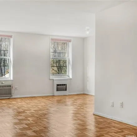 Image 7 - 67-50 Thornton Place, New York, NY 11374, USA - Apartment for sale