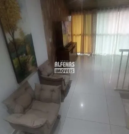 Buy this 3 bed house on Rua Alvorada in Jardim das Rosas 2ª Seção, Ibirité - MG